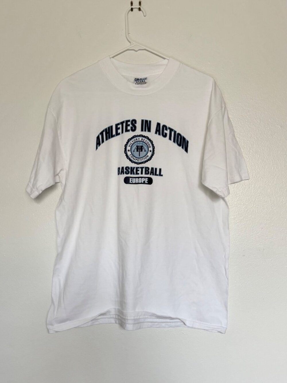 Athletes in Action Basketball Europe Graphic T-Shirt XL White Gildan